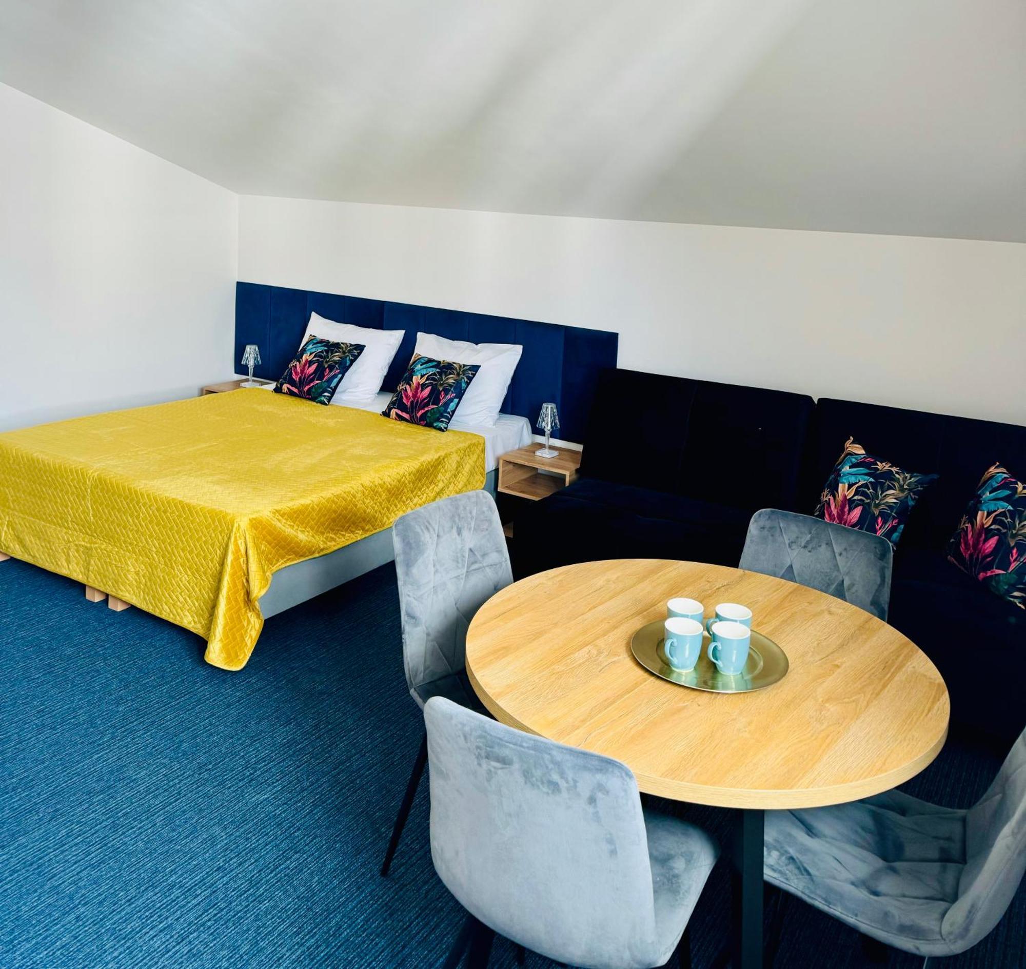 Apartamenty III Teligi ミエルノ エクステリア 写真