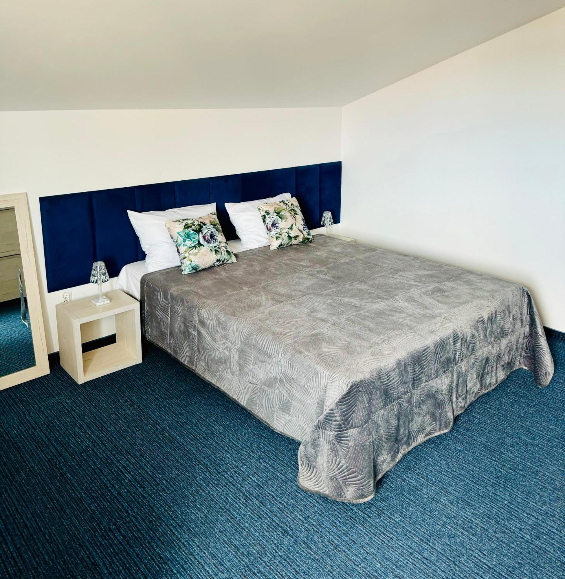 Apartamenty III Teligi ミエルノ エクステリア 写真